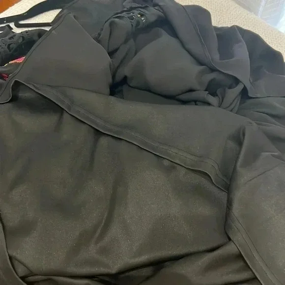 VAVA by Joy Han GABI Open/Cold Shoulder Dress Med with embroidered elephants - Picture 9 of 9